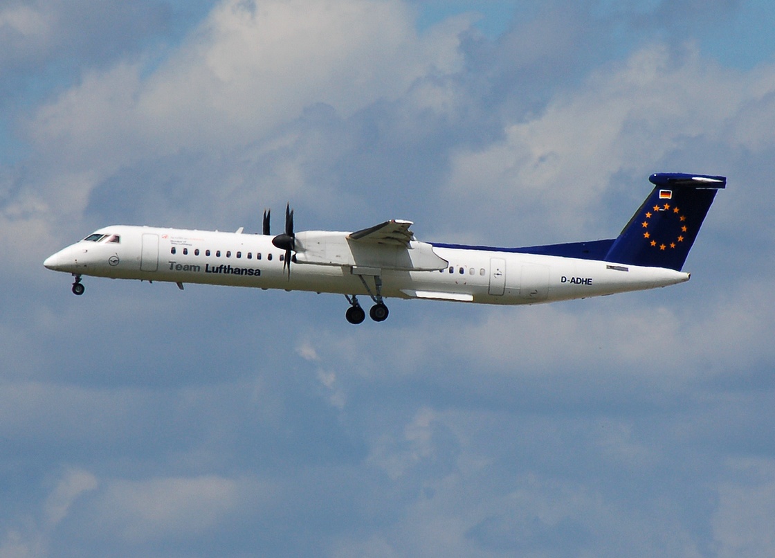 D-ADHE - DHC-8-402 - Lufthansa Regional - FRA - 08-07-2007