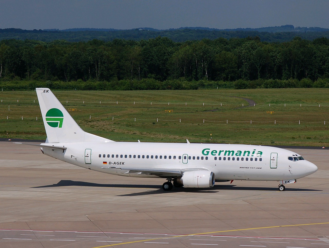D-AGEK - 737-3M8 - Germania - CGN - 18-05-2007b