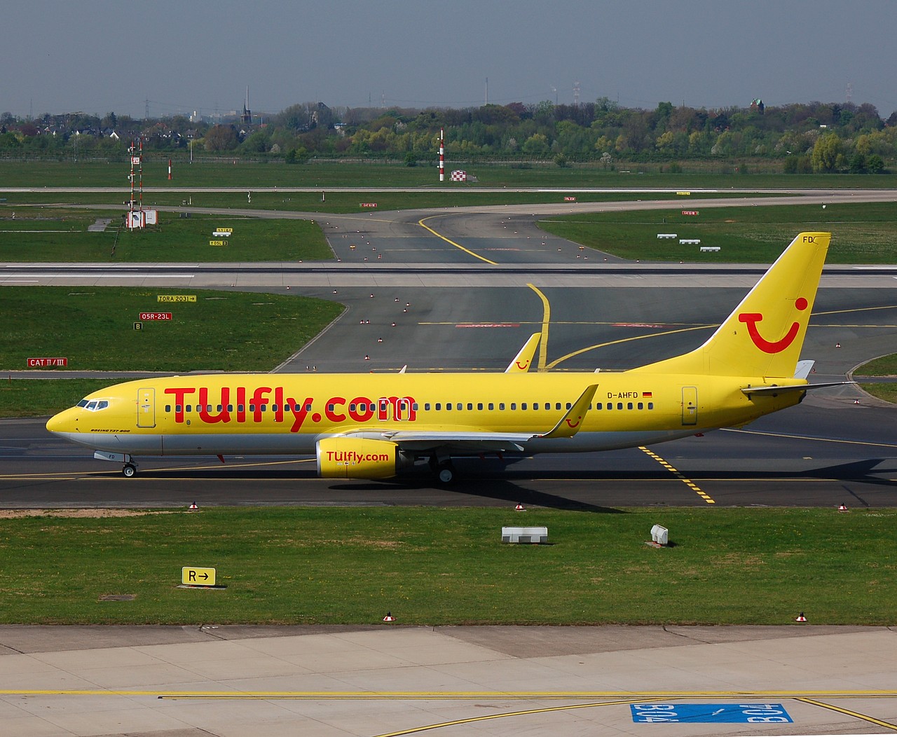 D-AHFD - 737-8K5(WL) - TUIfly - DUS - 14-04-2007b