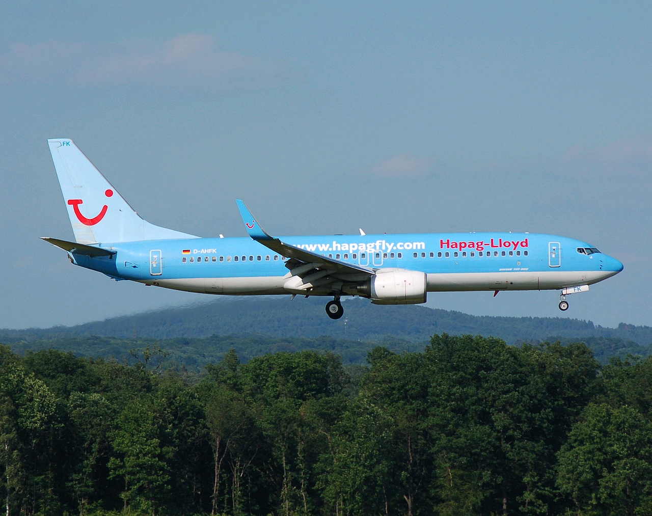 D-AHFK - 737-8K5(WL) - Hapag-Lloyd - CGN - 18-05-2007