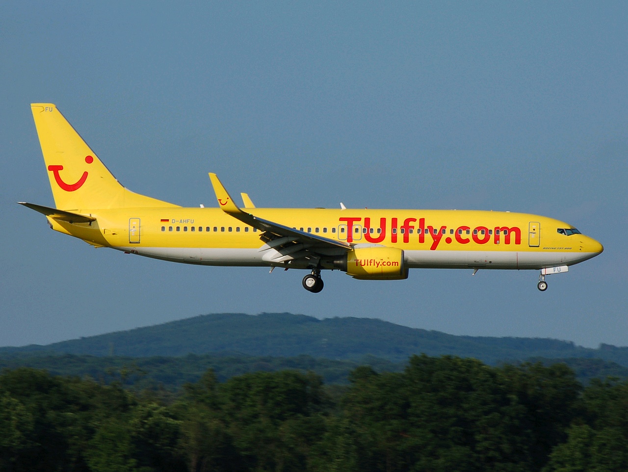 D-AHFU - 737-8K5(WL) - TUIfly - CGN - 18-05-2007