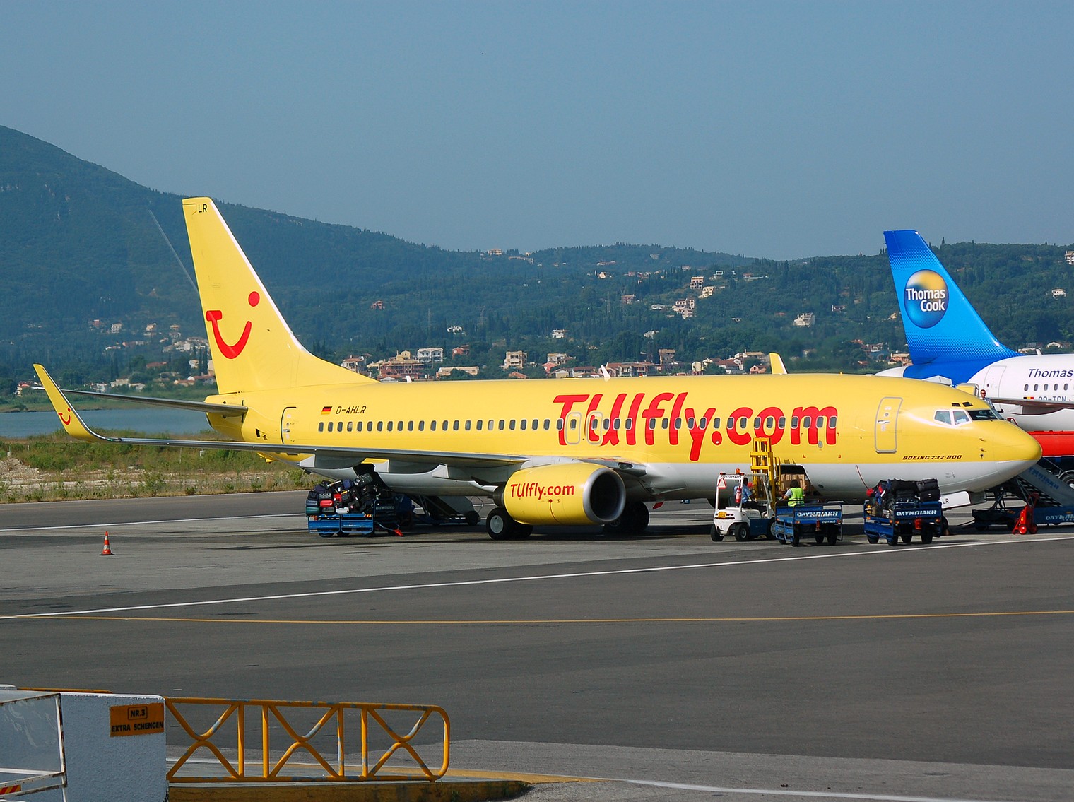 D-AHLR - 737-8K5(WL) - TUIfly - CFU - 23-06-2007