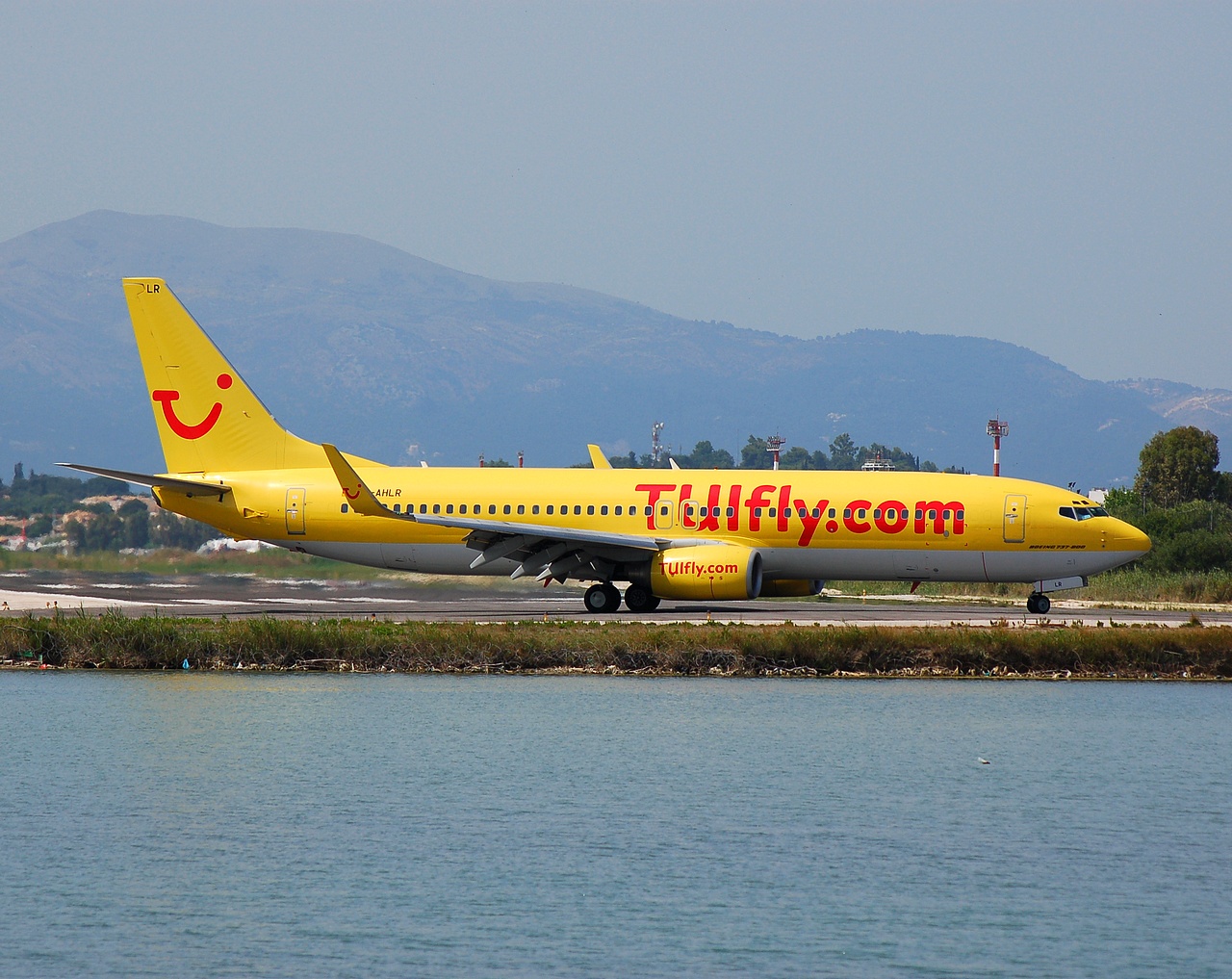 D-AHLR - 737-8K5(WL) - TUIfly - CFU - 26-06-2007
