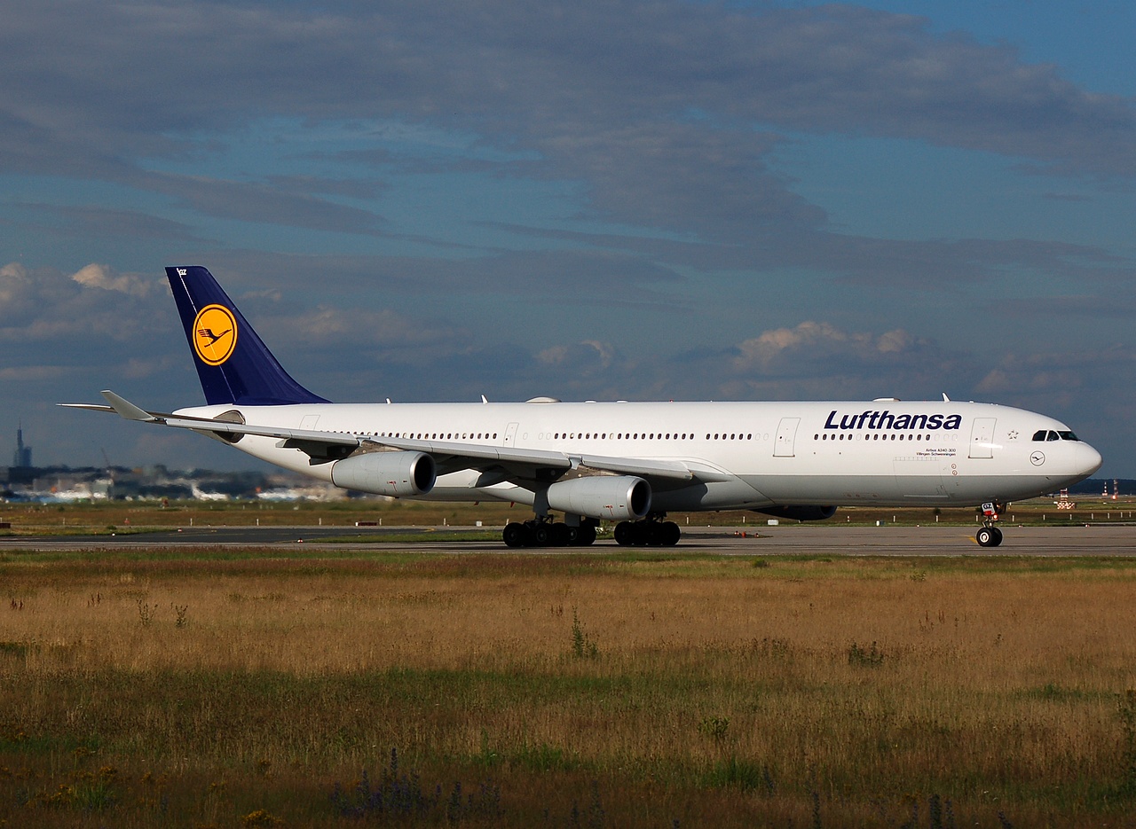 D-AIGZ - A340-313 - Lufthansa - FRA - 07-07-2007