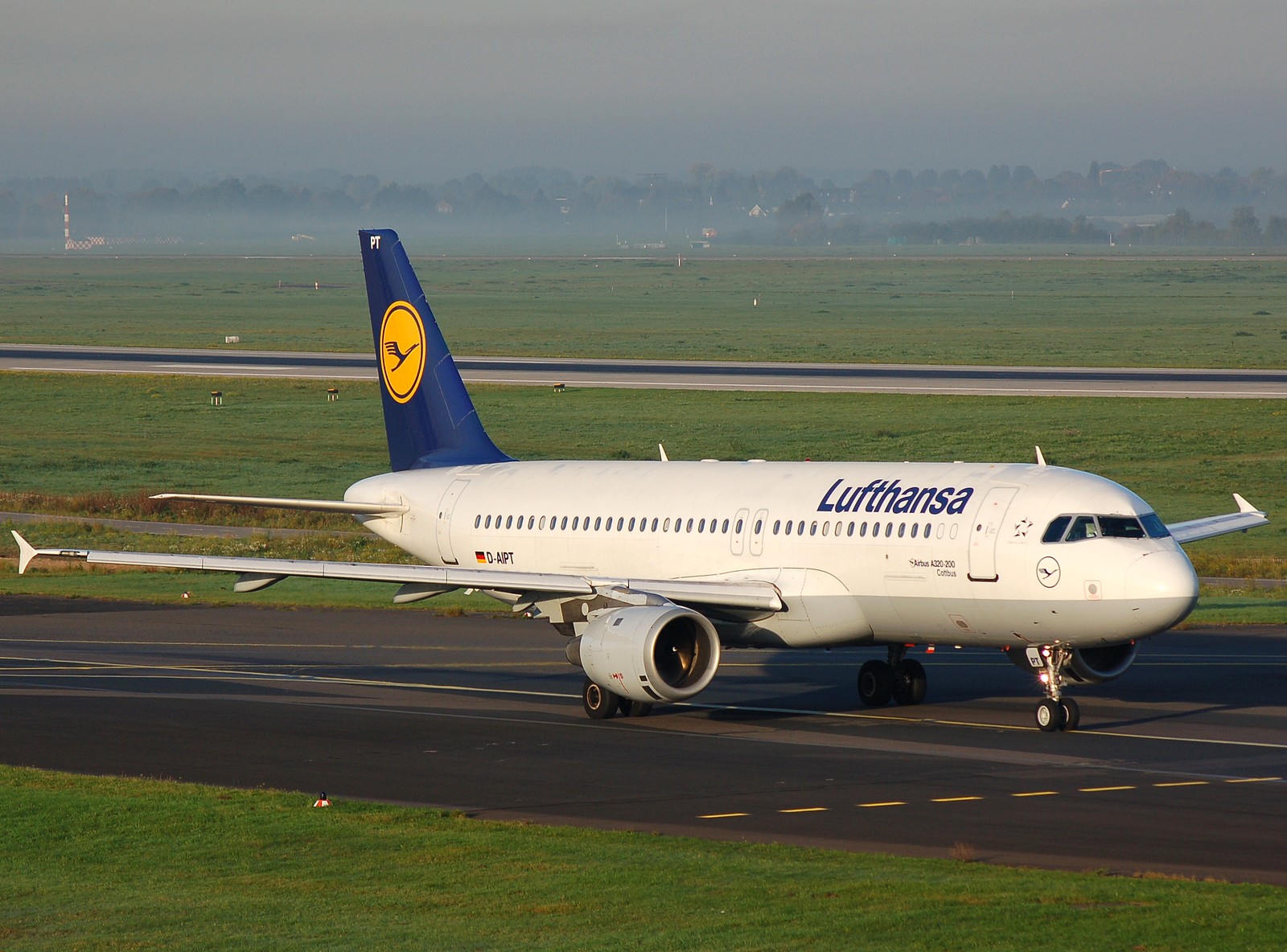 D-AIPT - A320-211 - Lufthansa - DUS - 05-10-2007