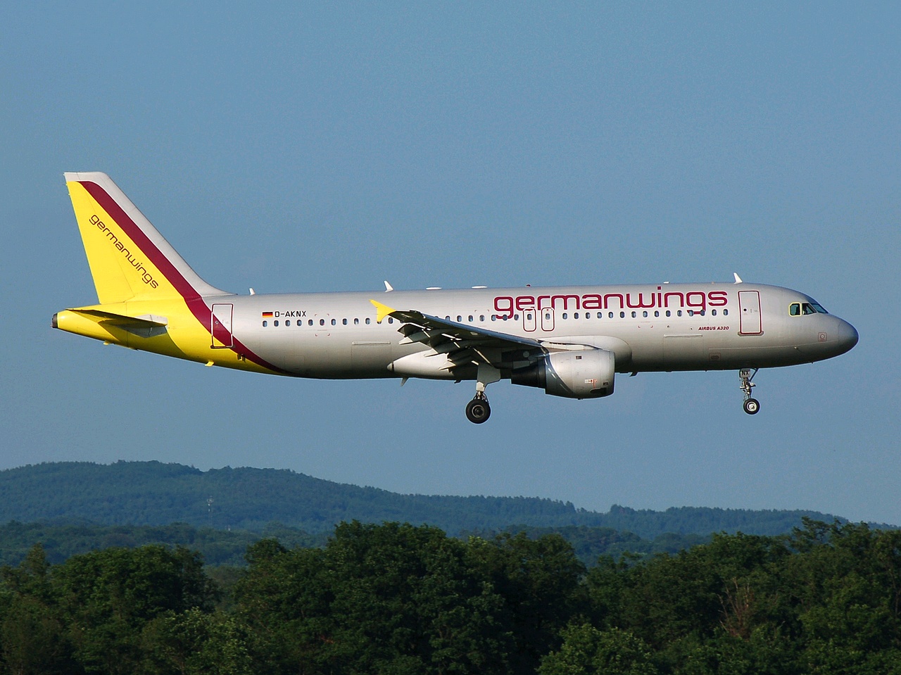 D-AKNX - A320-211 - Germanwings - CGN - 18-05-2007