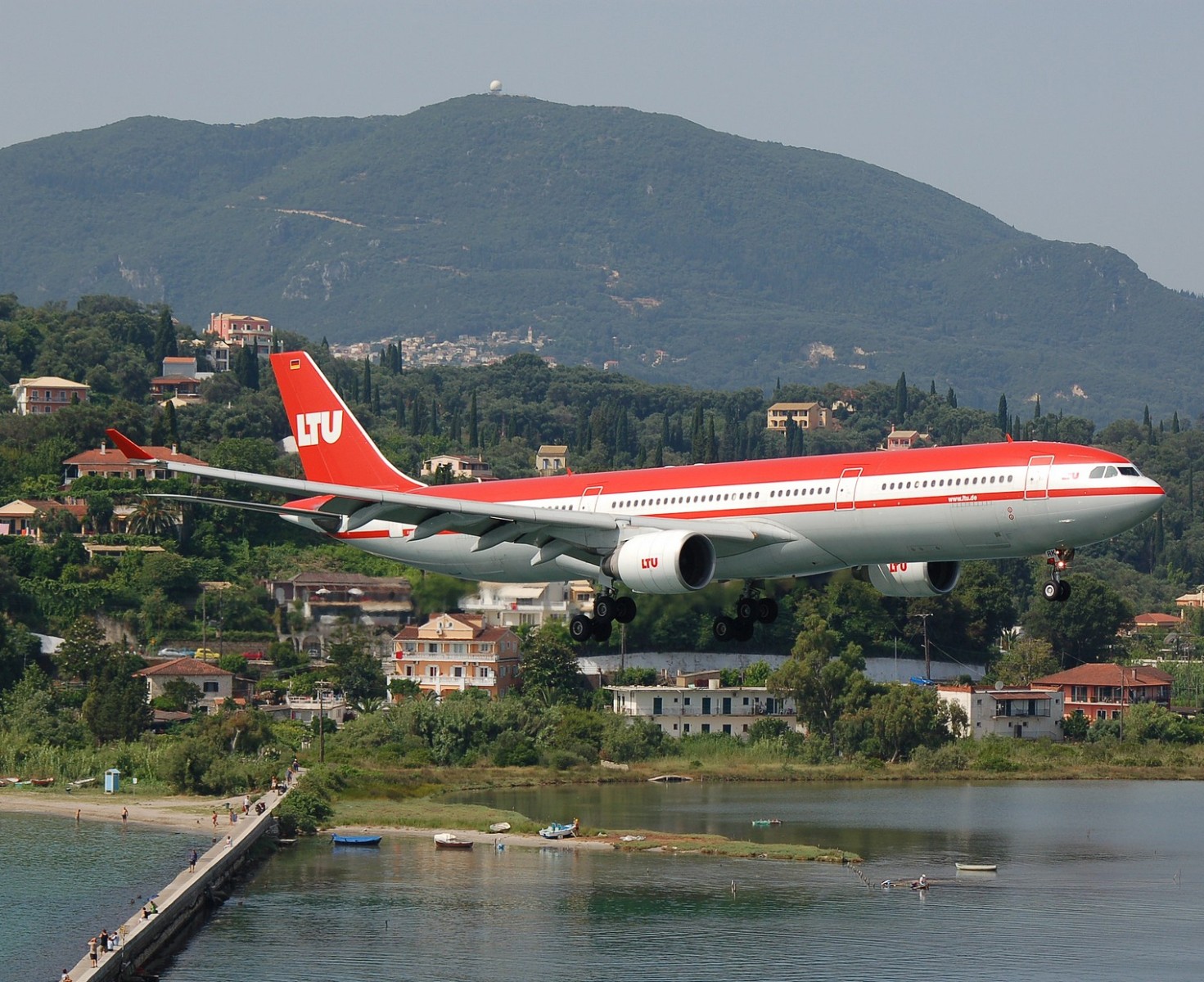 D-ALPH - A330-223 - LTU International Airways - CFU - 23-06-2007