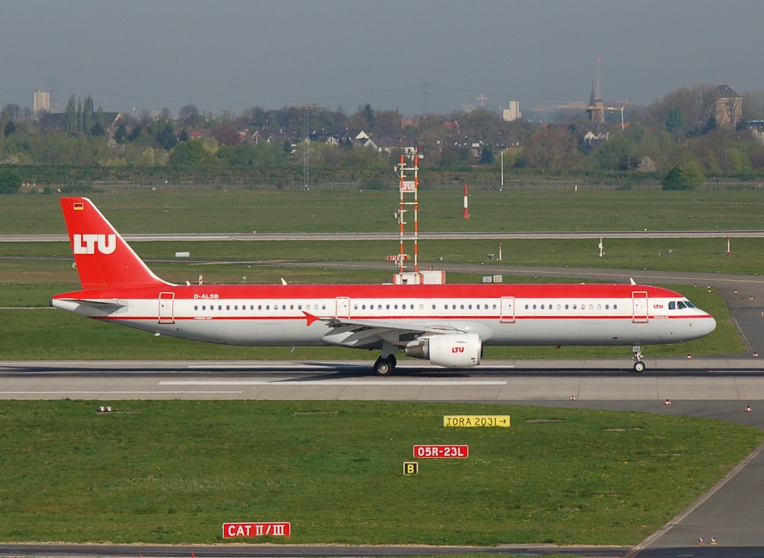 D-ALSB - A321-211 - LTU International Airways - DUS - 14-04-2007