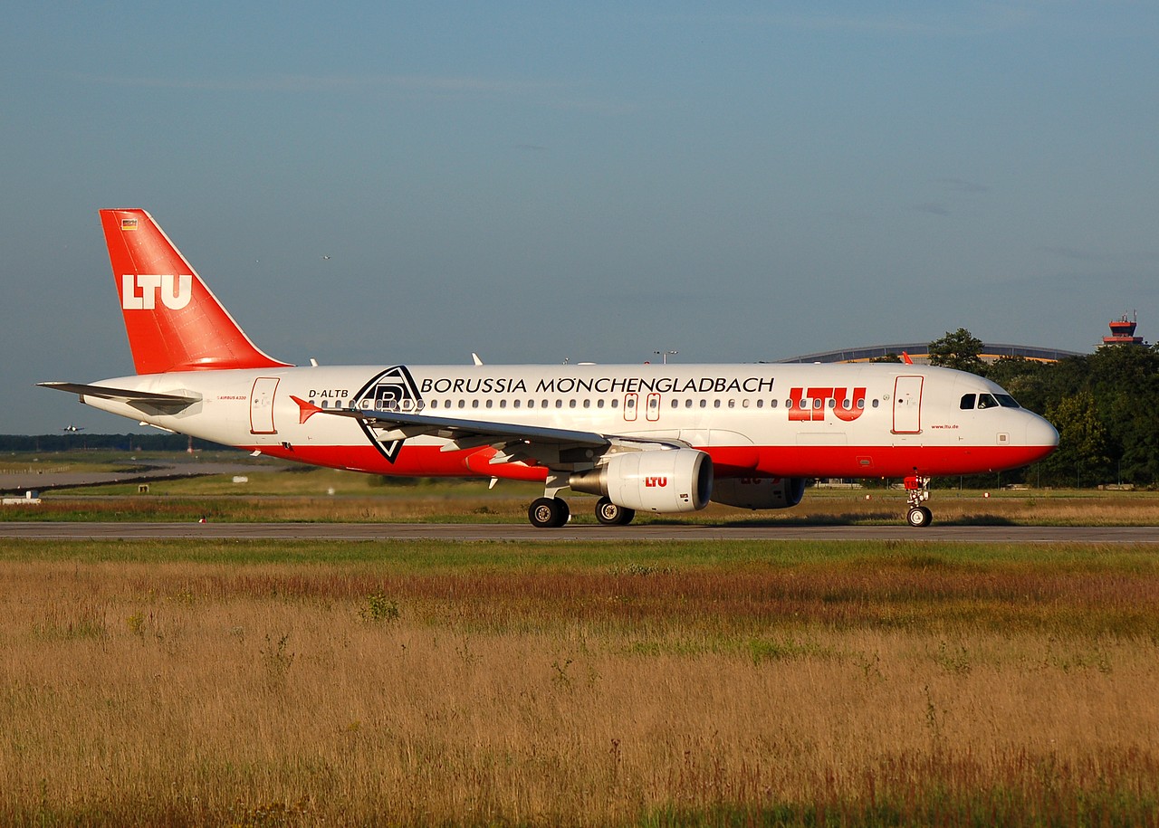 D-ALTB - A320-214 - LTU International Airways - FRA - 07-07-2007