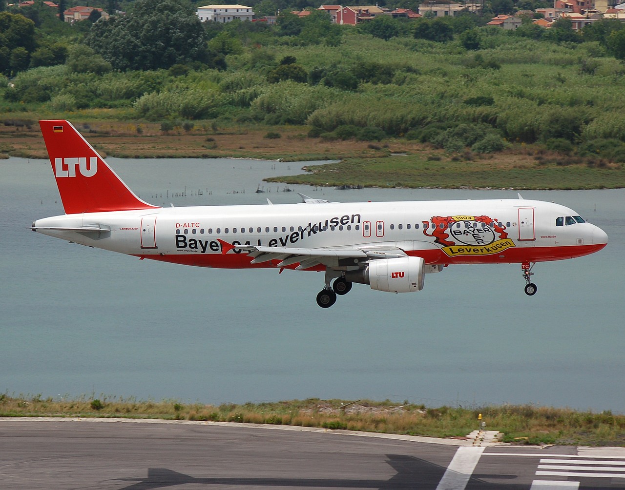 D-ALTC - A320-214 - LTU International Airways - CFU - 28-06-2007