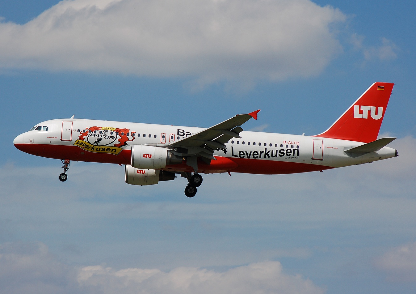 D-ALTC - A320-214 - LTU International Airways - FRA - 08-07-2007