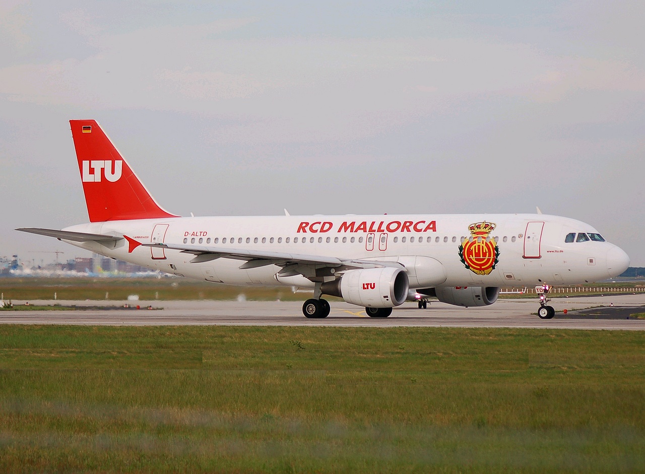 D-ALTD - A320-214 - LTU International Airways - FRA - 20-05-2007