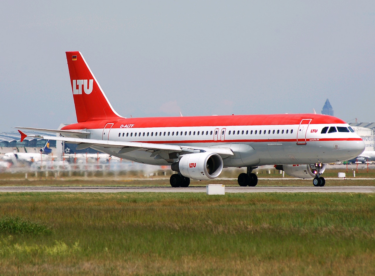 D-ALTF - A320-214 - LTU International Airways - FRA - 20-05-2007