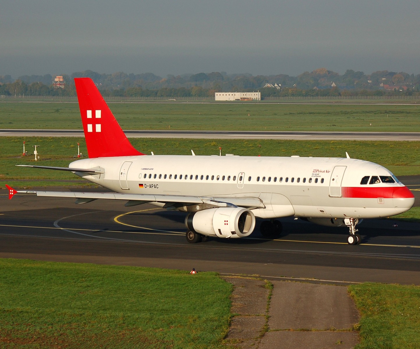 D-APAC - A319-132LR - PrivatAir - DUS - 05-10-2007b