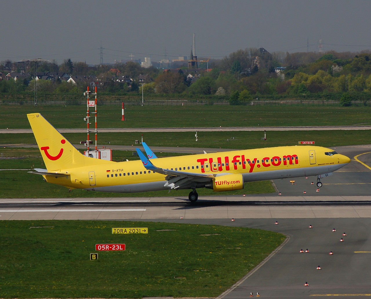 D-ATUI - 737-8K5(WL) - TUIfly - DUS - 14-04-2007a