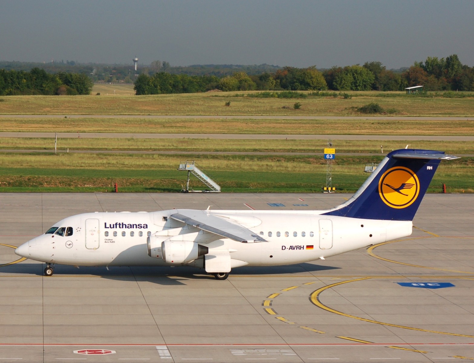 D-AVRH - RJ85 - Lufthansa Cityline - BUD - 28-08-2007