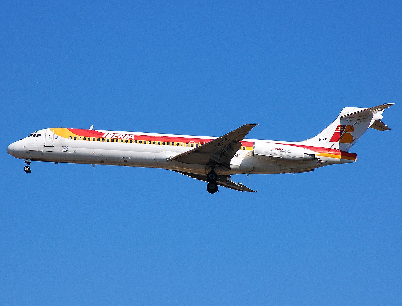 EC-EZS - MD-87 - Iberia - MAD - 09-10-2007