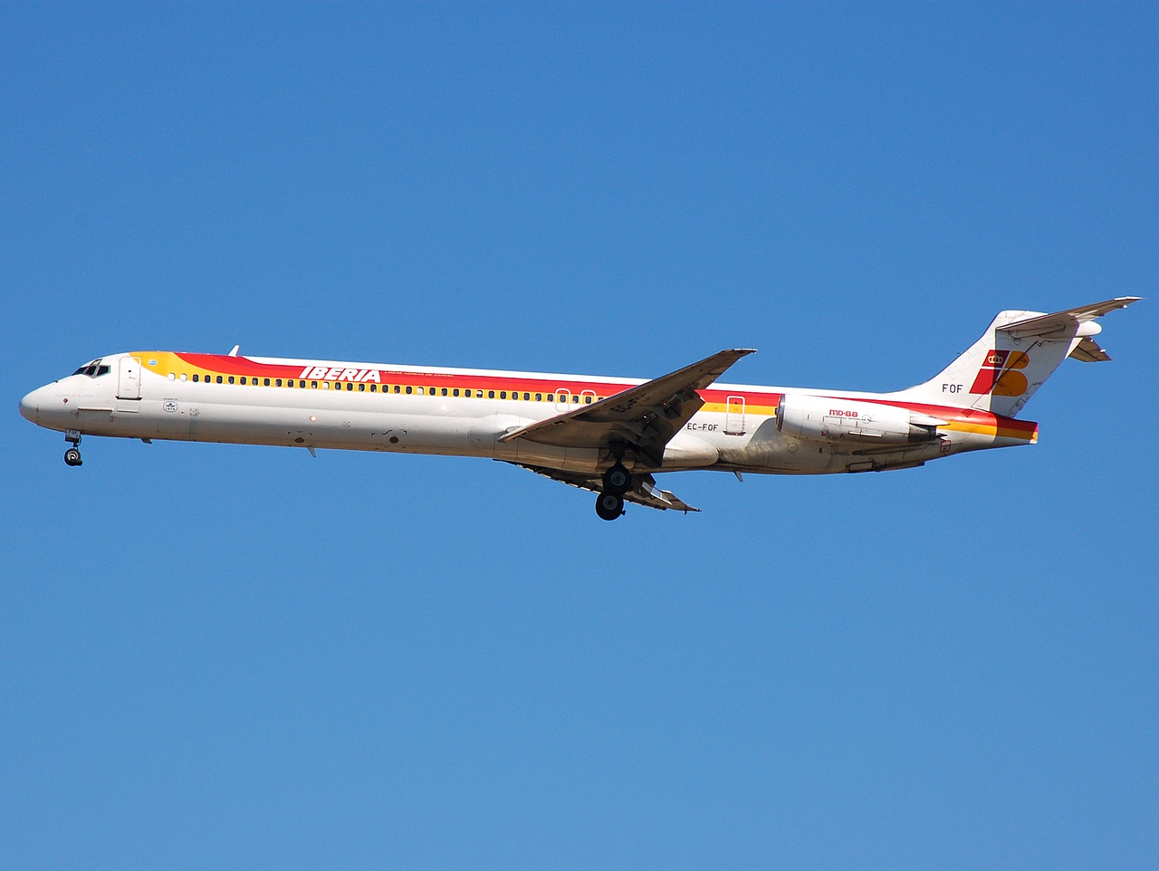 EC-FOF - MD-88 - Iberia - MAD - 09-10-2007