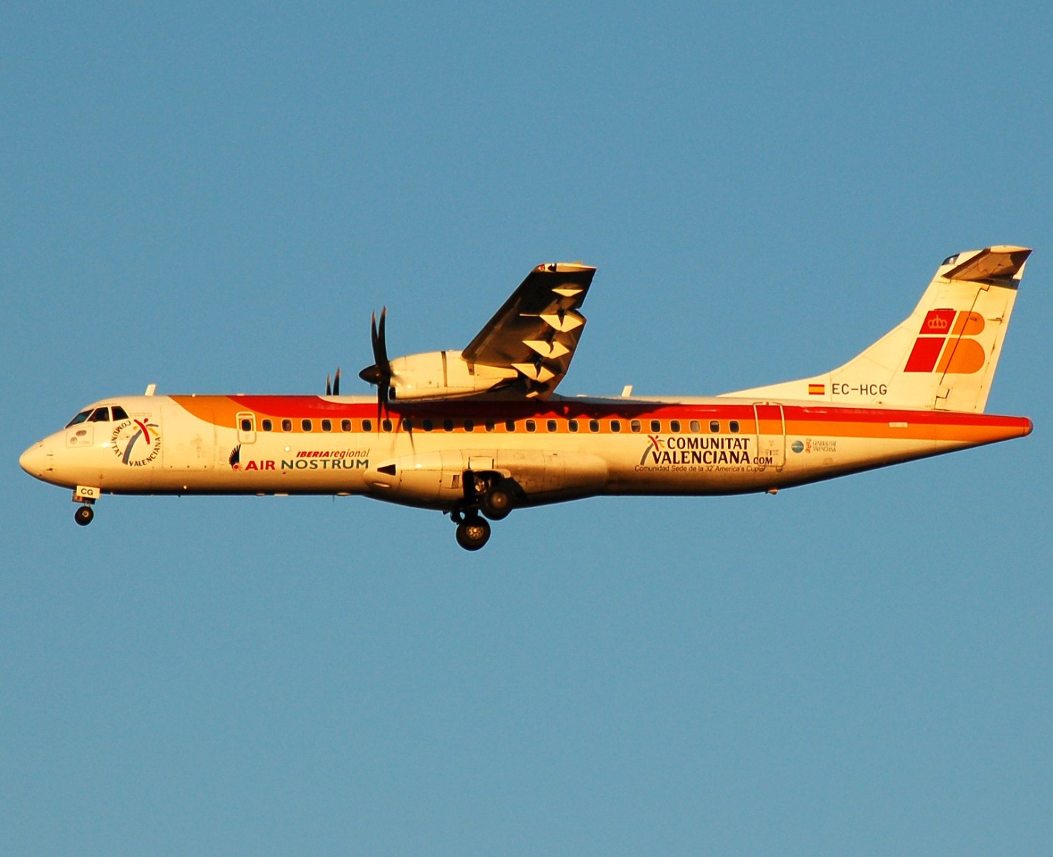 EC-HCG - ATR 72-500 (72-212A) - Iberia Regional - MAD - 09-10-2007b