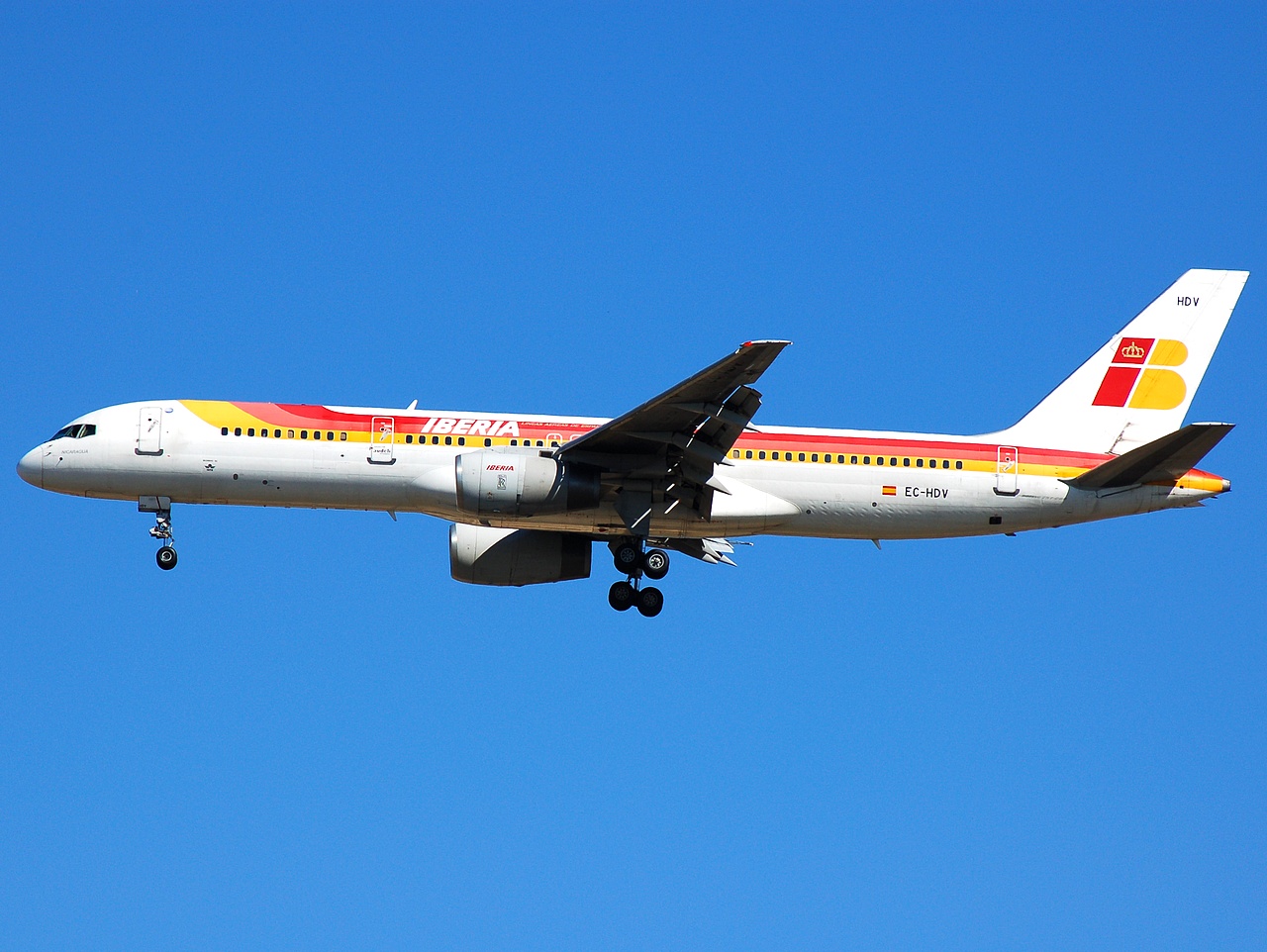 EC-HDV - 757-256 - Iberia - MAD - 09-10-2007