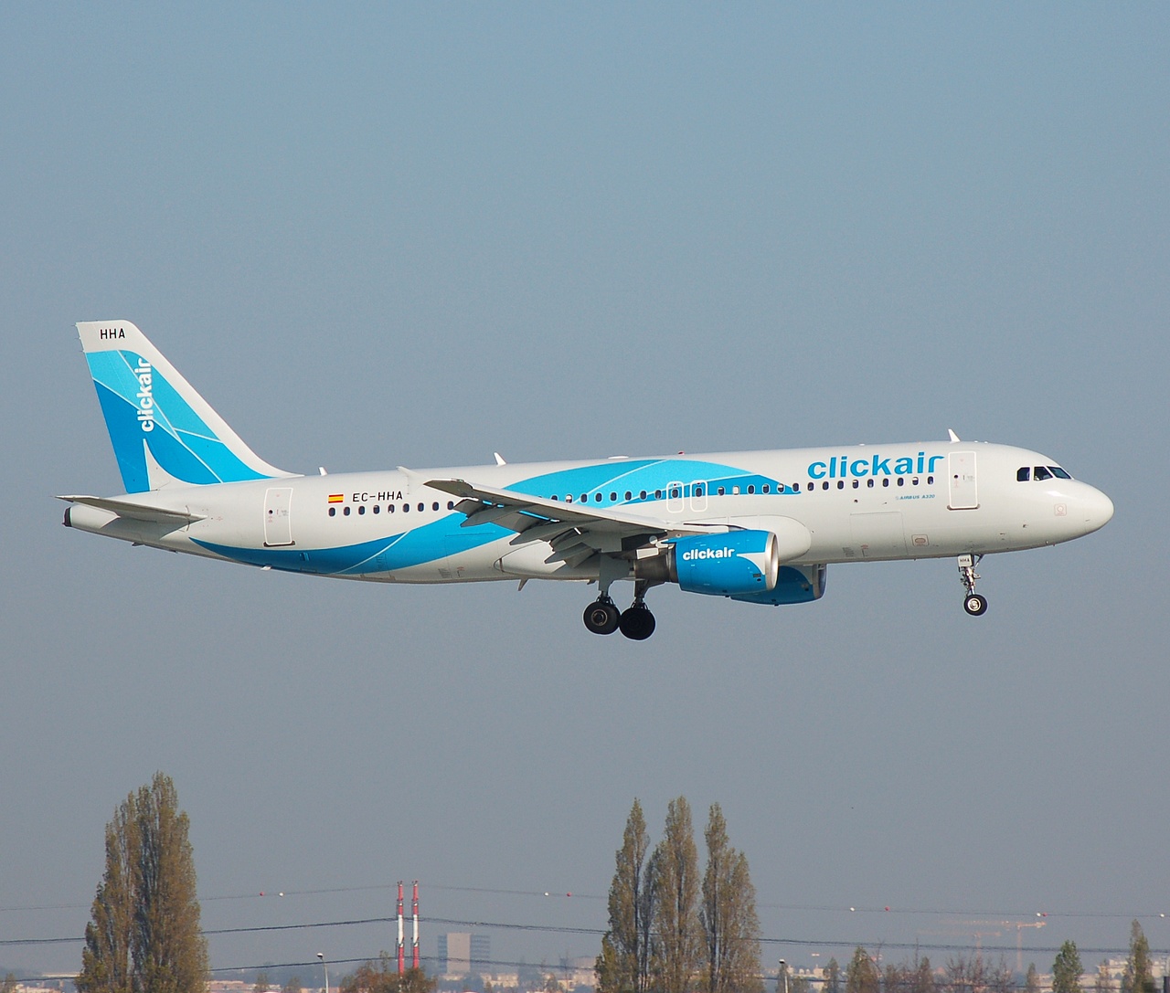 EC-HHA - A320-214 - Clickair - ORY - 09-04-2007