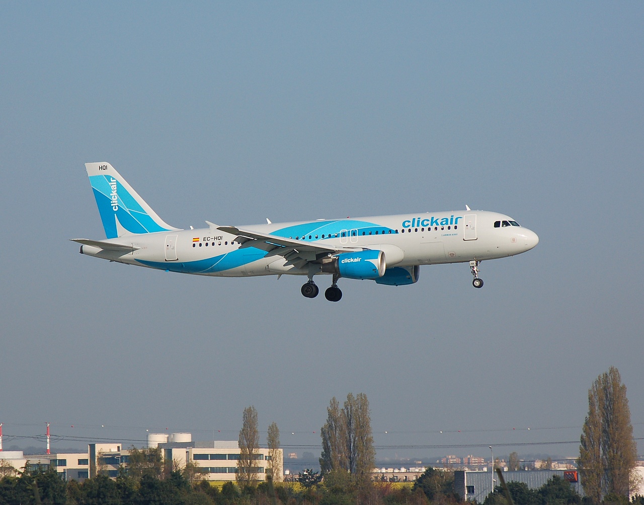 EC-HOI - A320-214 - Clickair - ORY - 09-04-2007