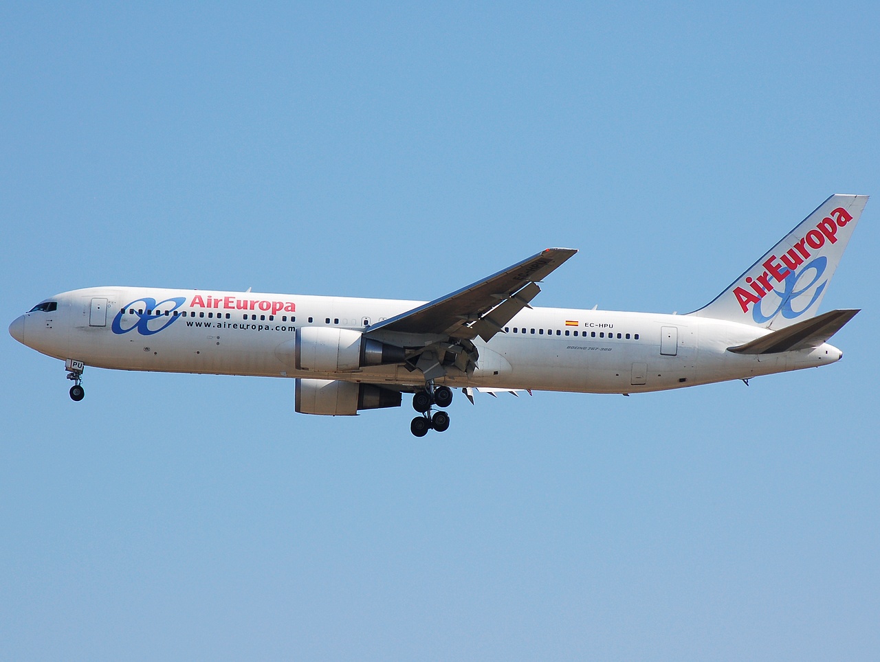 EC-HPU - 767-3Q8(ER) - Air Europa - MAD - 08-10-2007