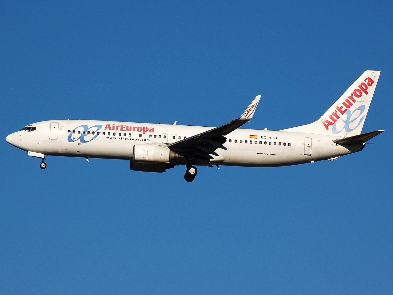 EC-HZS - 737-86Q - Air Europa - MAD - 09-10-2007