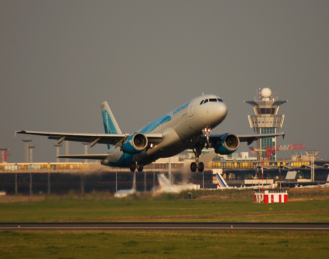 EC-ICU - A320-211 - Clickair - ORY - 09-04-2007