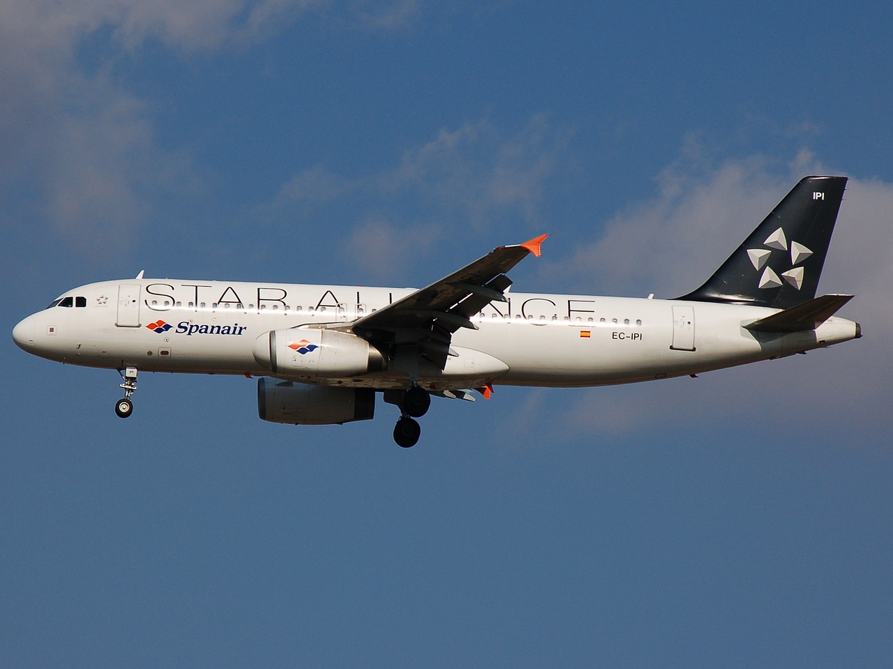 EC-IPI - A320-232 - Spanair - MAD - 08-10-2007