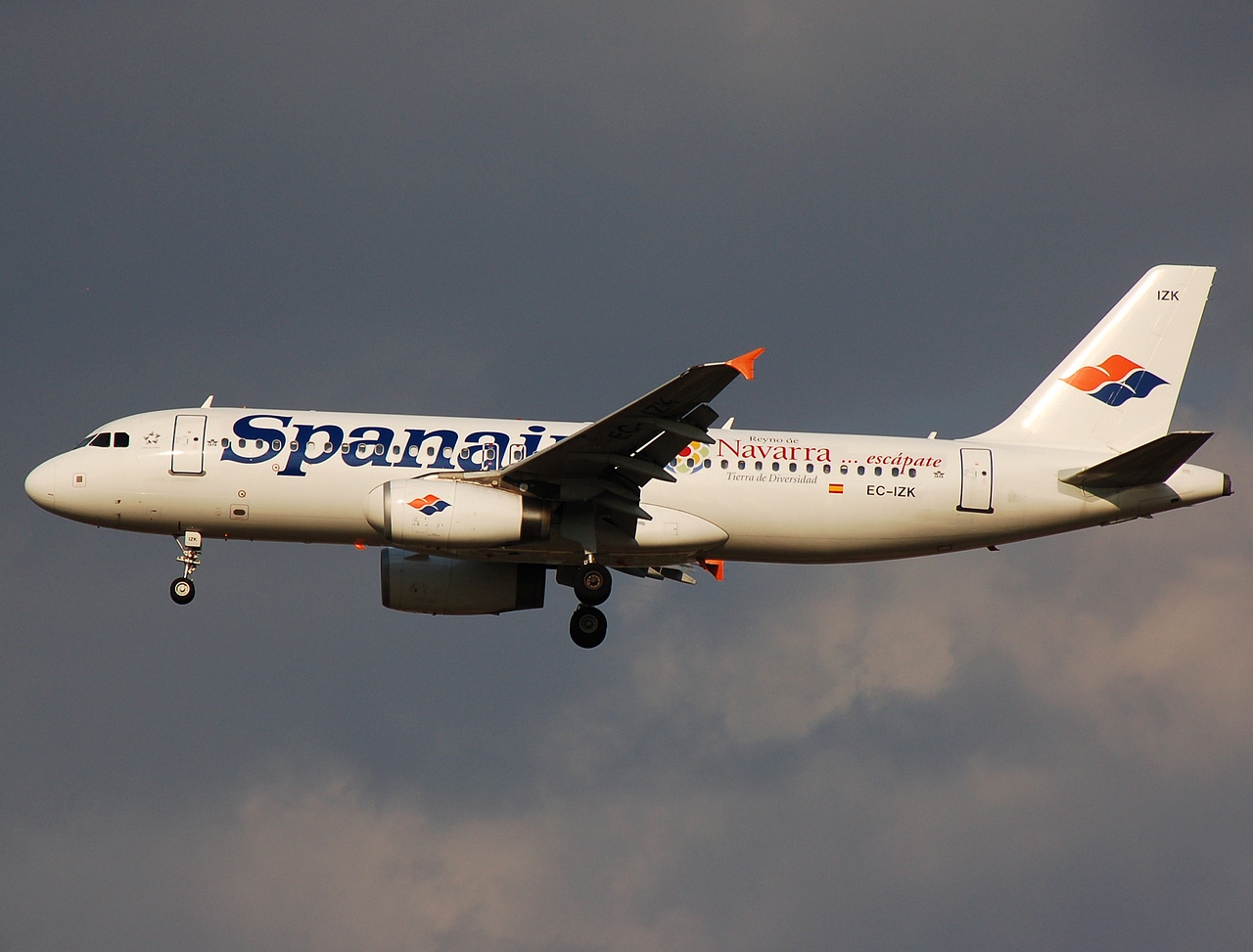EC-IZK - A320-232 - Spanair - MAD - 08-10-2007