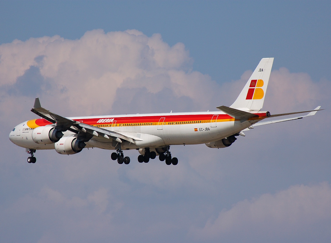 EC-JBA - A340-642 - Iberia - MAD - 08-10-2007