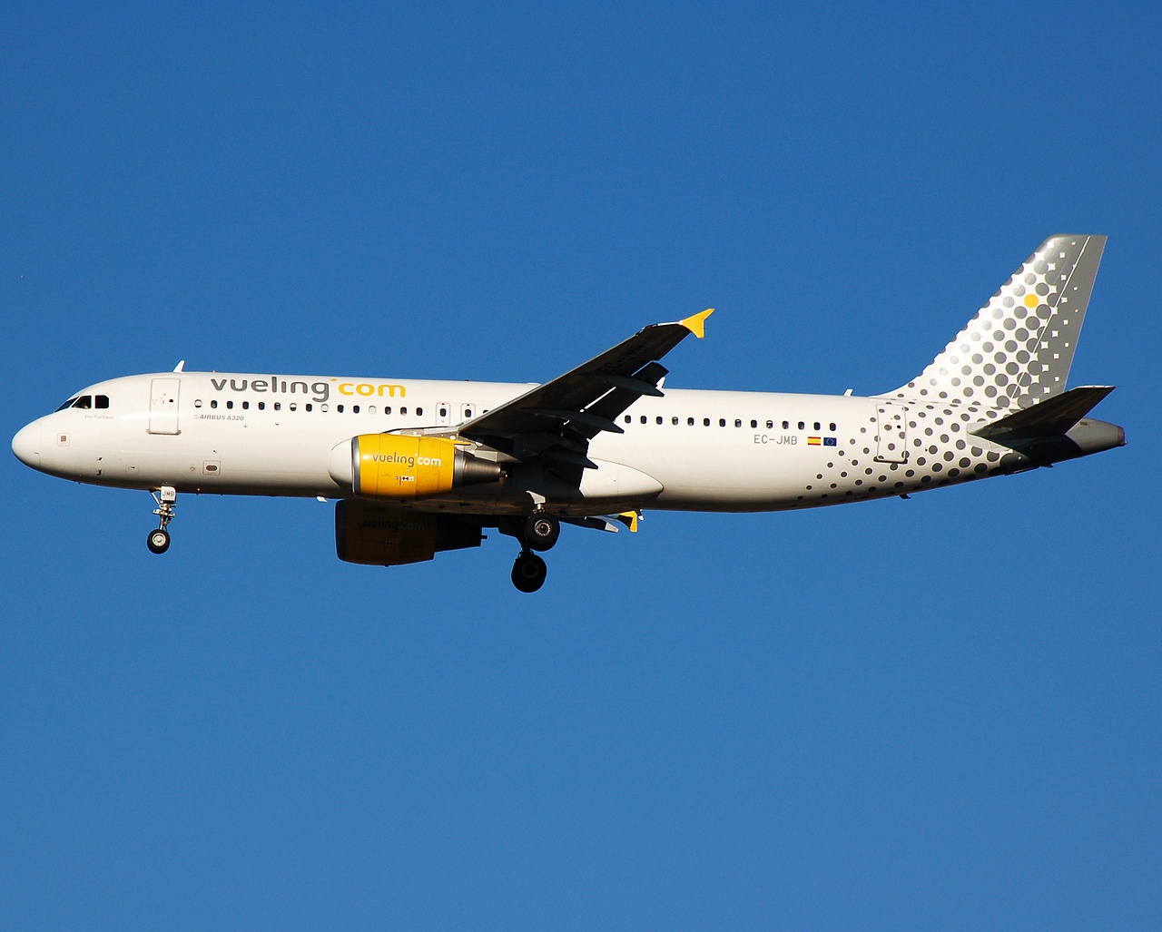 EC-JMB - A320-214 - Vueling - MAD - 09-10-2007