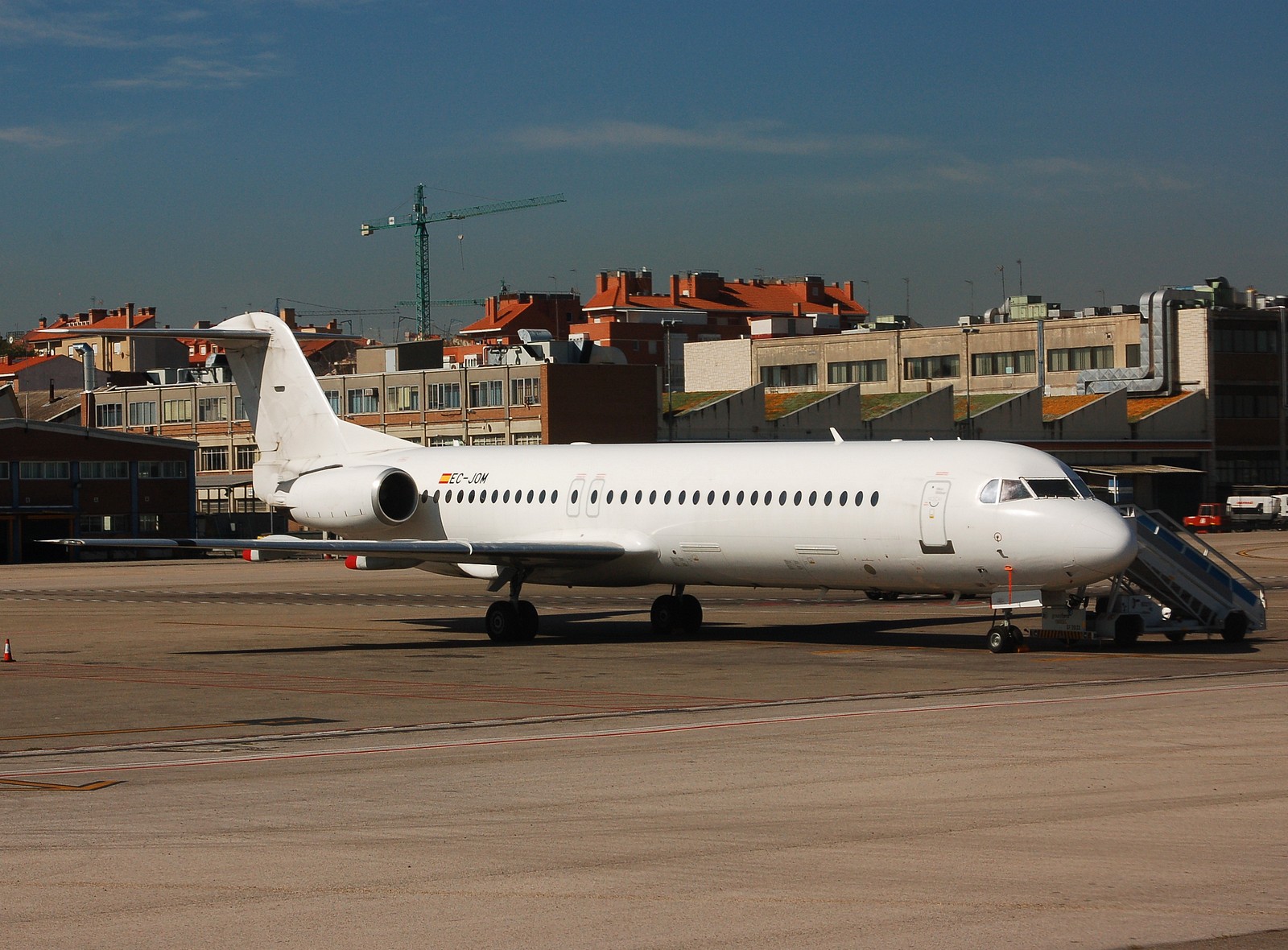 EC-JOM - Fokker 100 - Gir Jet - MAD - 10-10-2007