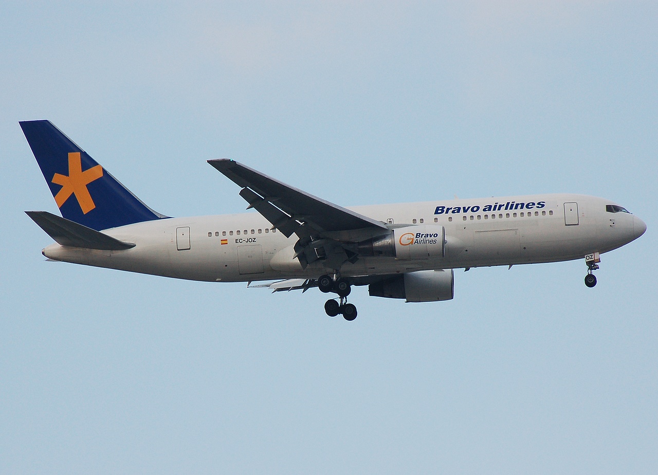 EC-JOZ - 767-219(ER) - Bravo Airlines - MAD - 08-10-2007