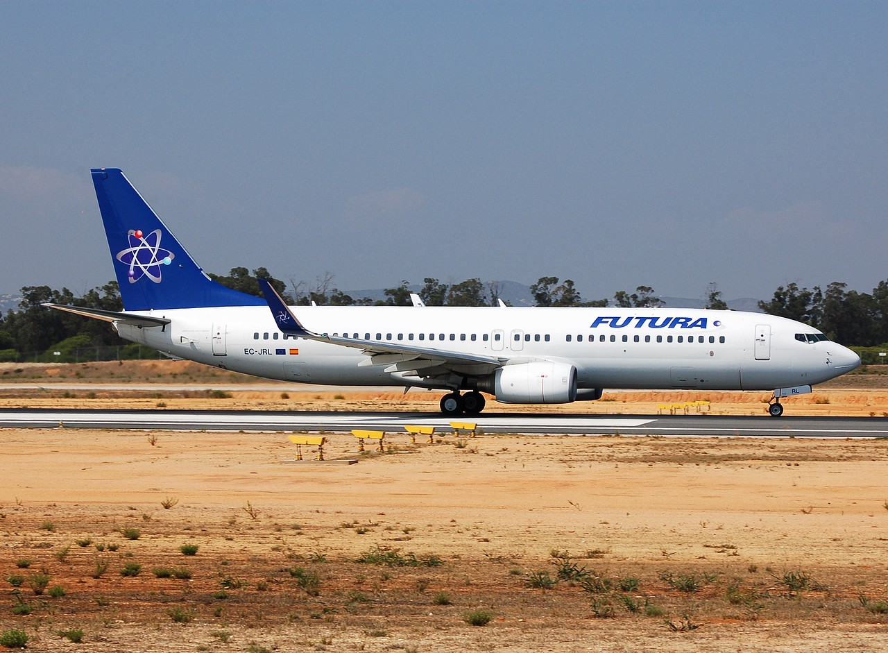 EC-JRL - 737-85F(WL) - Futura International Airways - FAO - 01-09-2007b