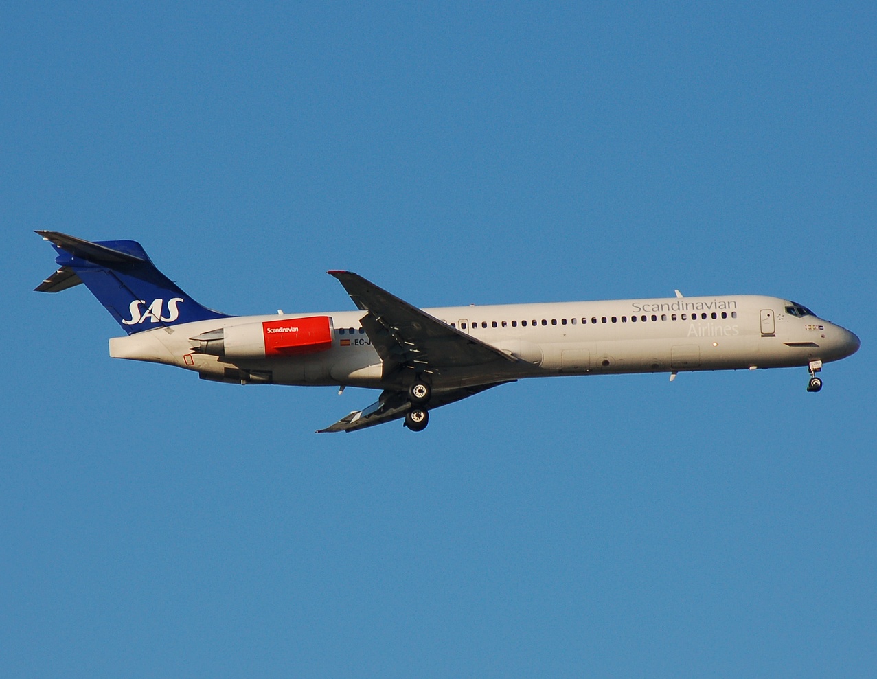 EC-JSU - MD-87 - SAS Scandinavian - MAD - 09-10-2007