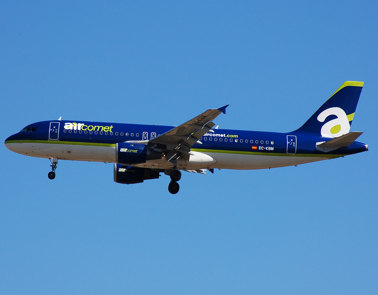 EC-KBM - A320-211 - Air Comet - MAD - 09-10-2007