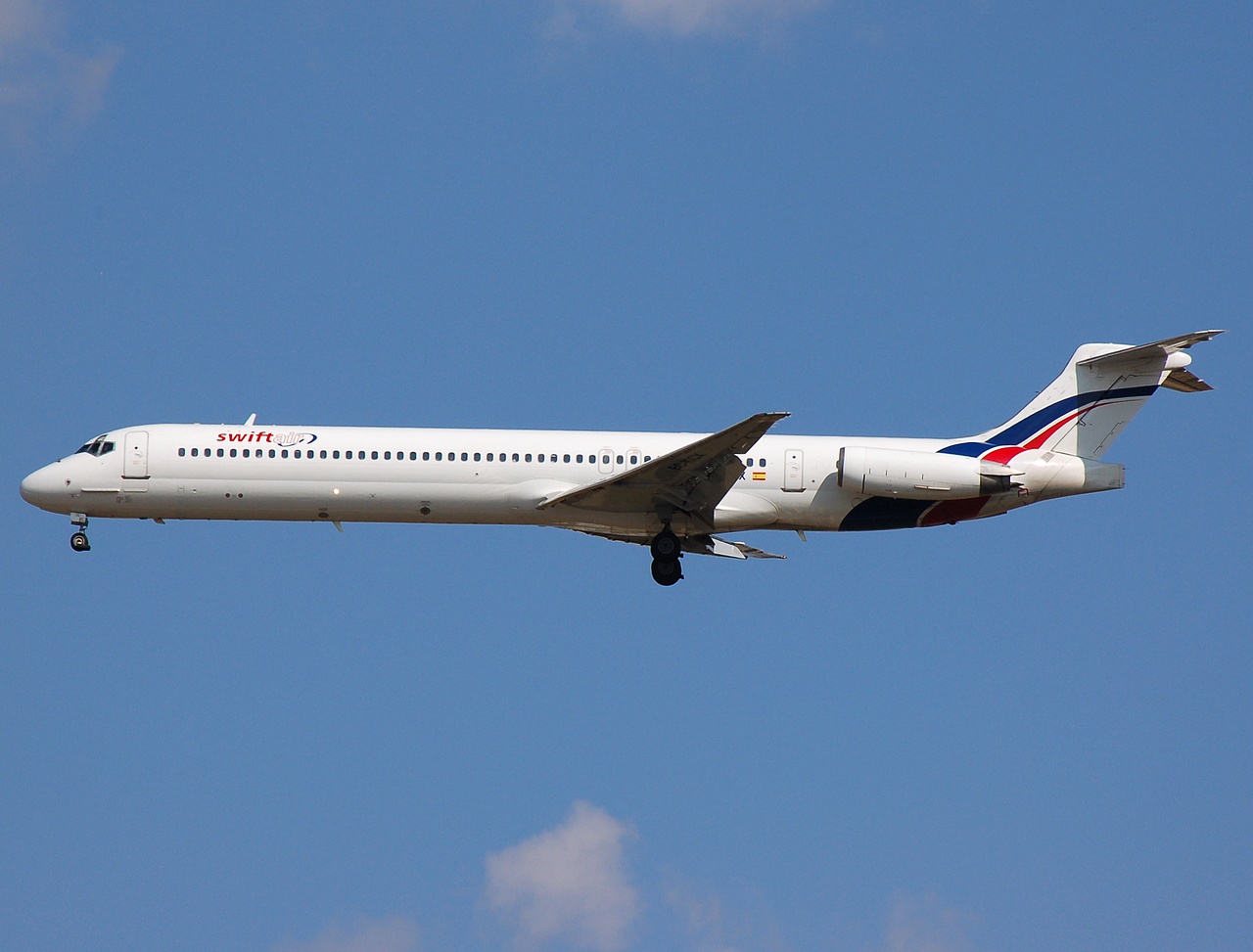 EC-KCX - MD-83 - Swiftair - MAD - 08-10-2007