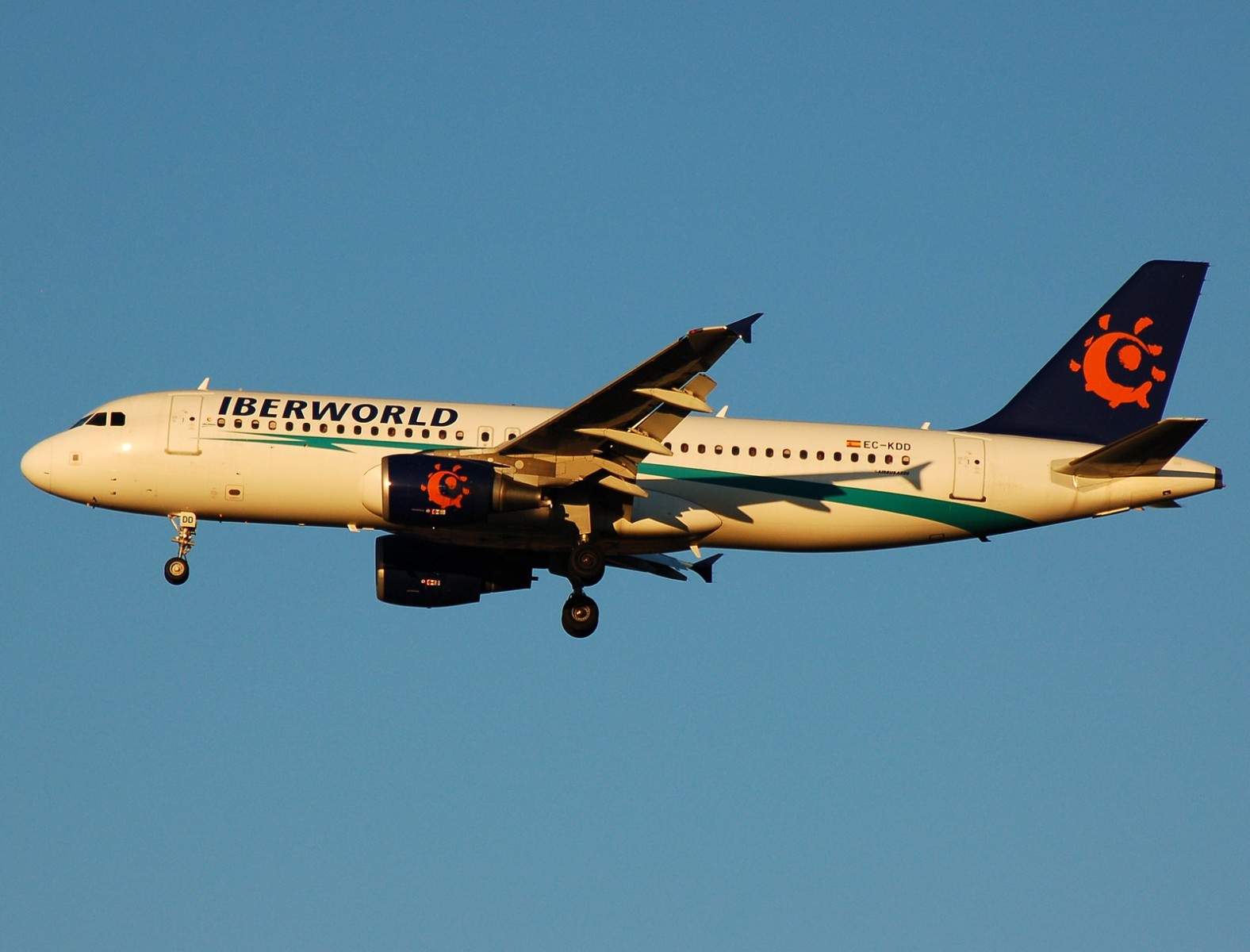 EC-KDD - A320-214 - Iberworld - MAD - 09-10-2007b
