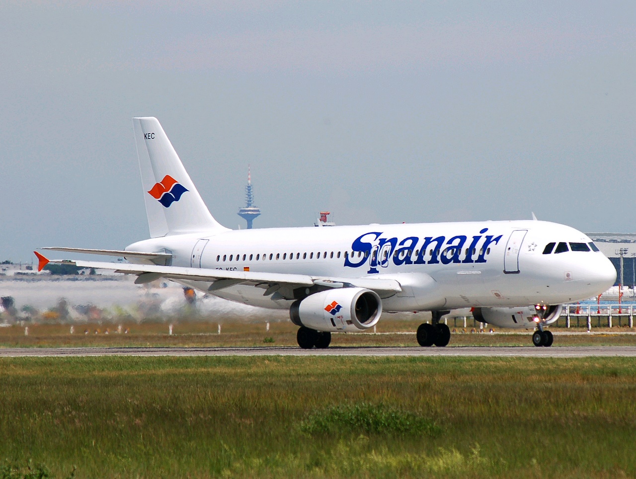 EC-KEC - A320-232 - Spanair - FRA - 20-05-2007