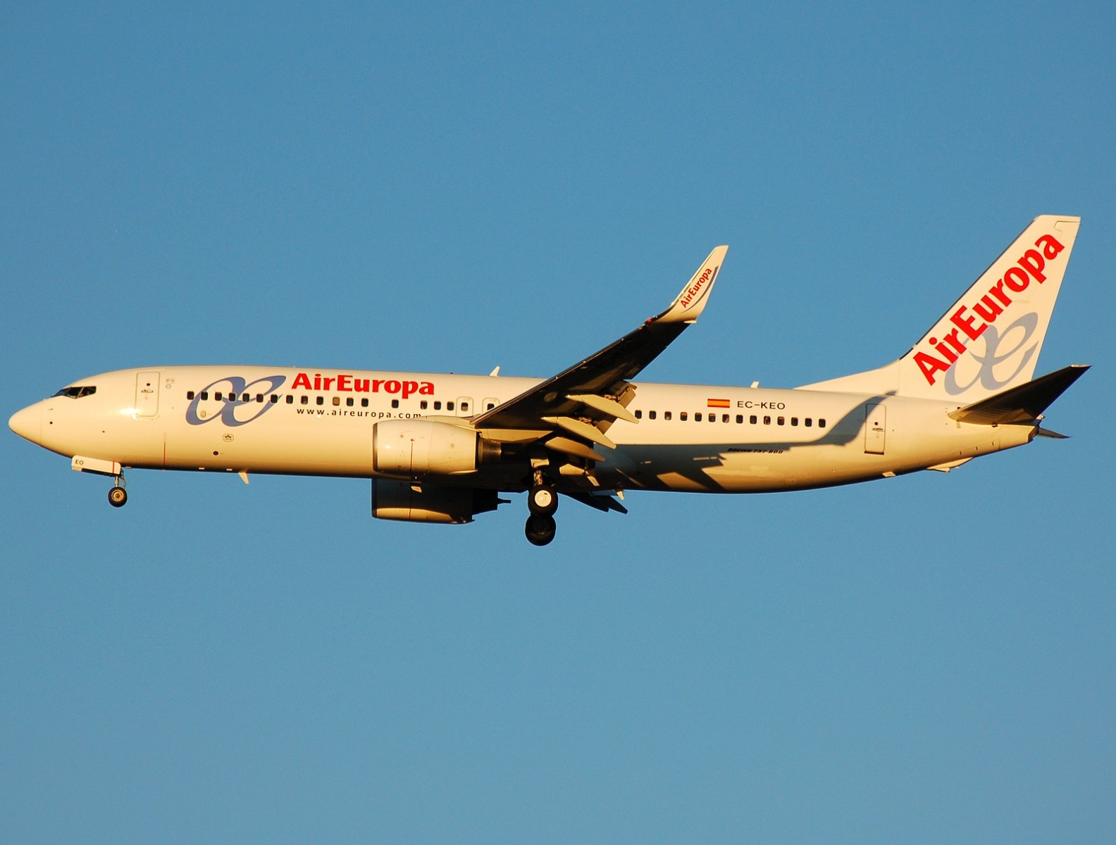 EC-KEO - 737-85P(WL) - Air Europa - MAD - 09-10-2007b