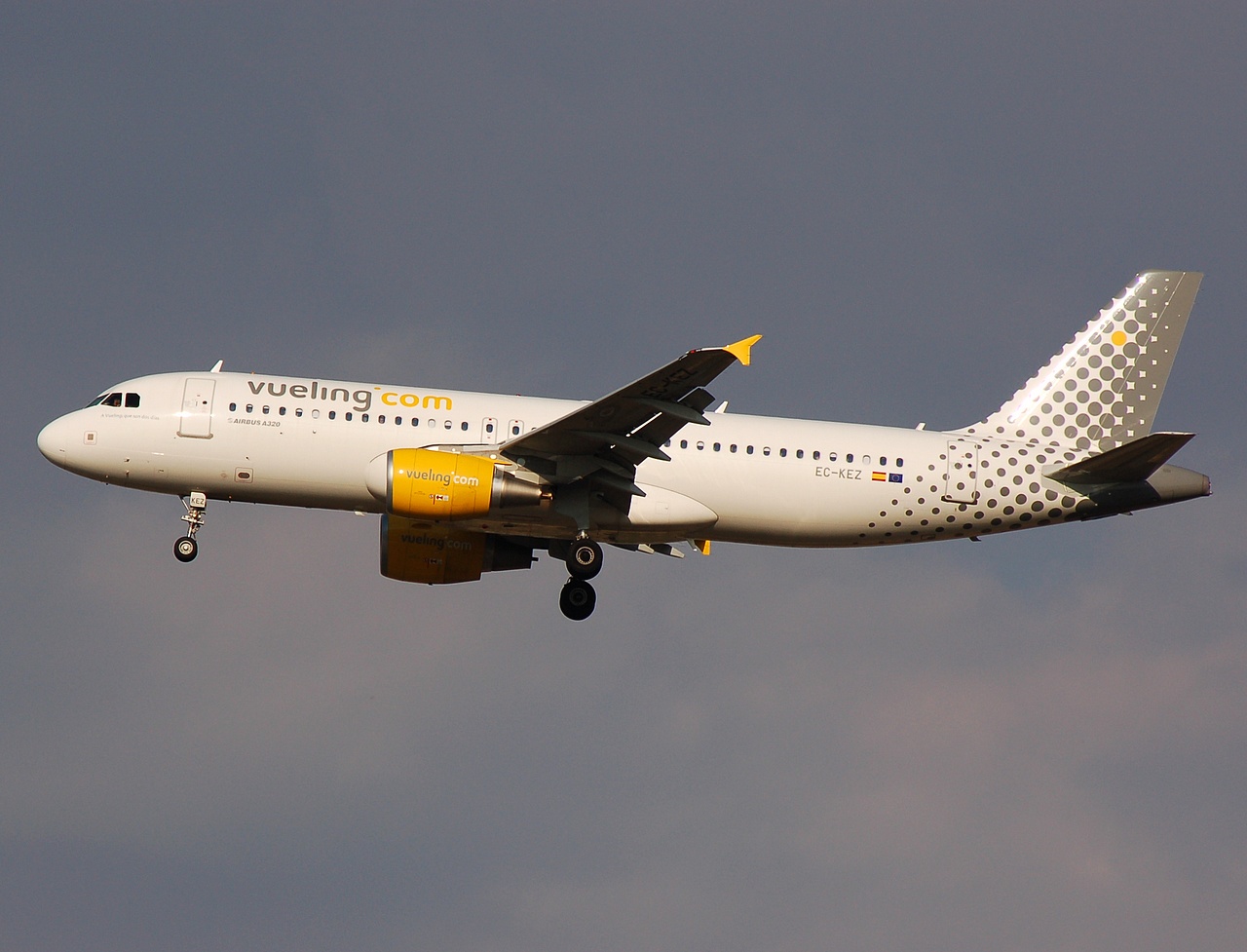 EC-KEZ - A320-214 - Vueling - MAD - 08-10-2007