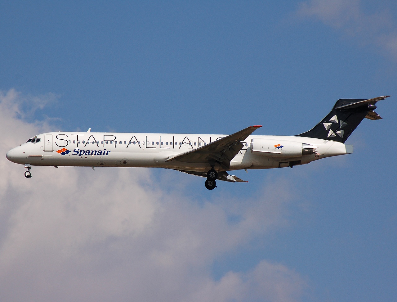 EC-KHA - MD-87 - Spanair - MAD - 08-10-2007