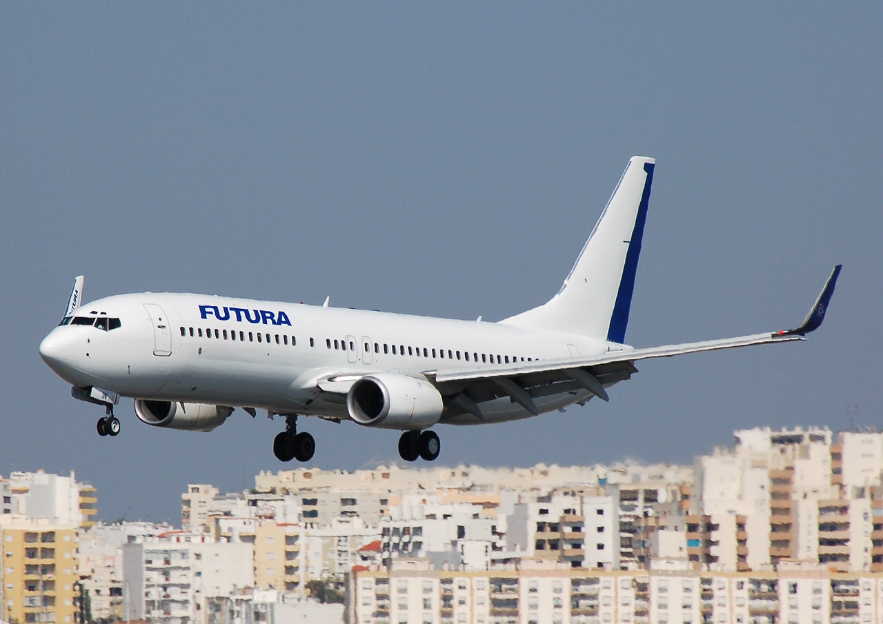 EC-KIN - 737-86N(WL) - Futura International Airways - FAO - 02-09-2007