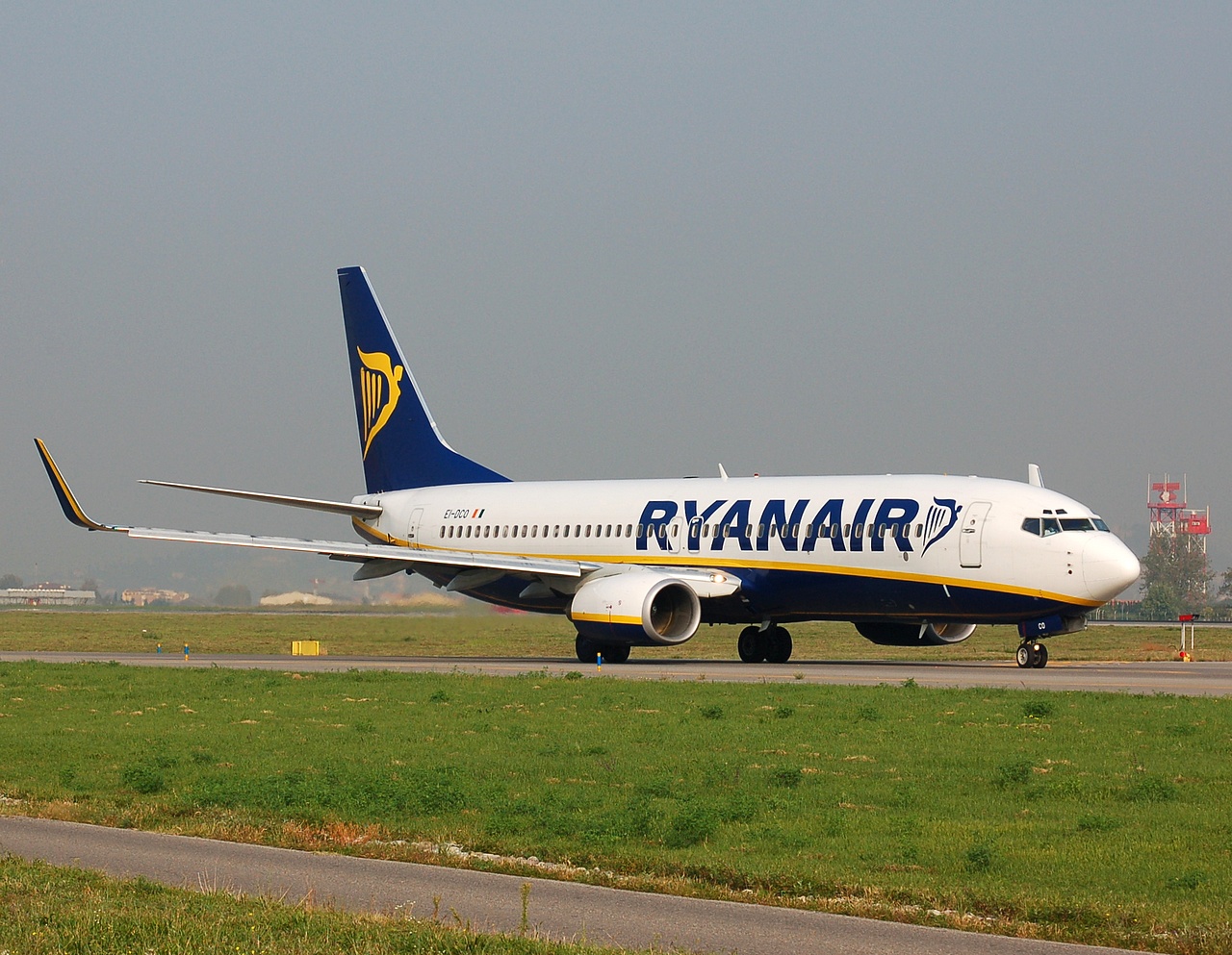 EI-DCO - 737-8AS(WL) - Ryanair - BGY - 25-09-2007
