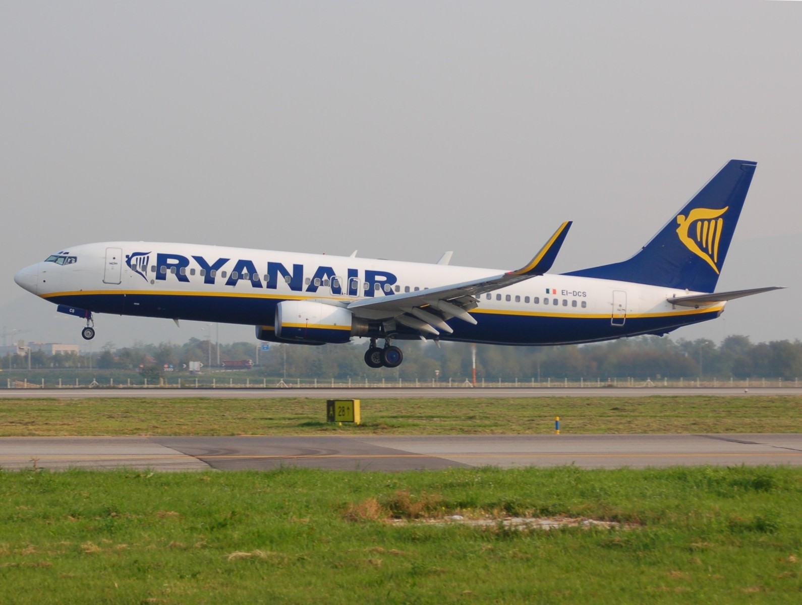 EI-DCS - 737-8AS(WL) - Ryanair - BGY - 25-09-2007