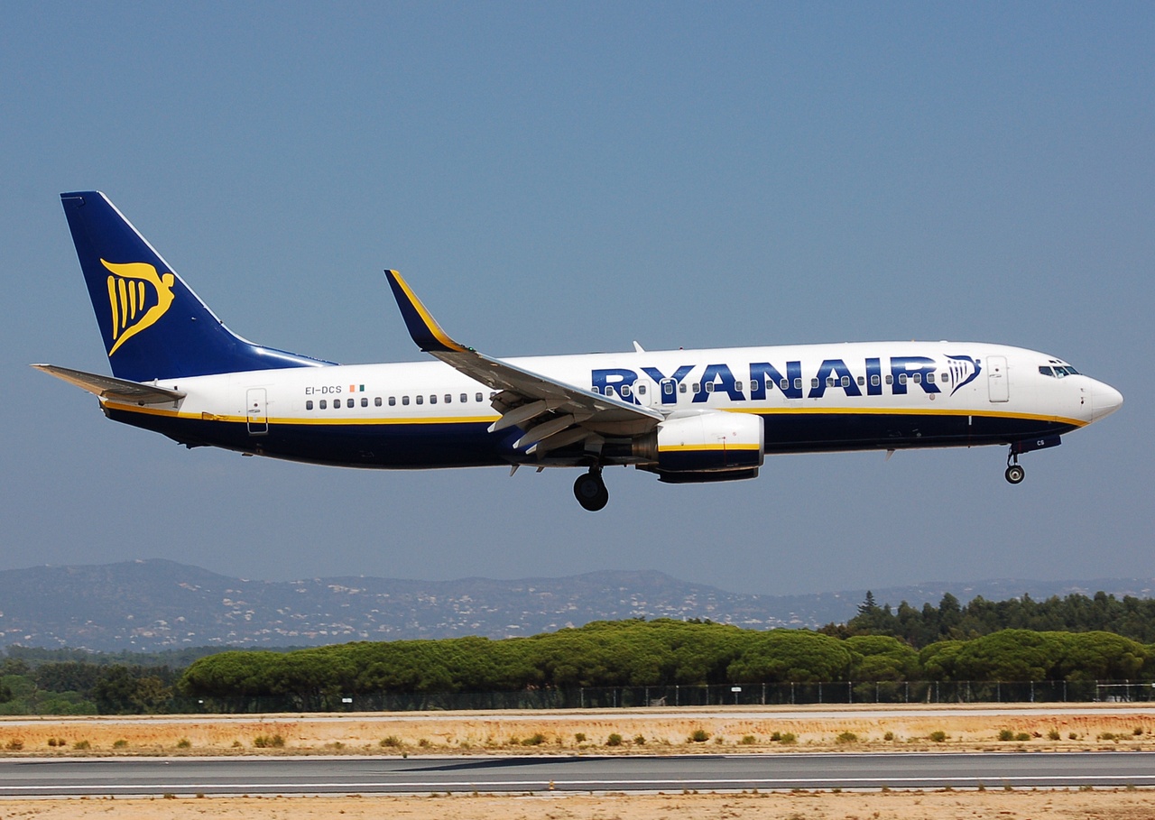 EI-DCS - 737-8AS(WL) - Ryanair - FAO - 03-09-2007