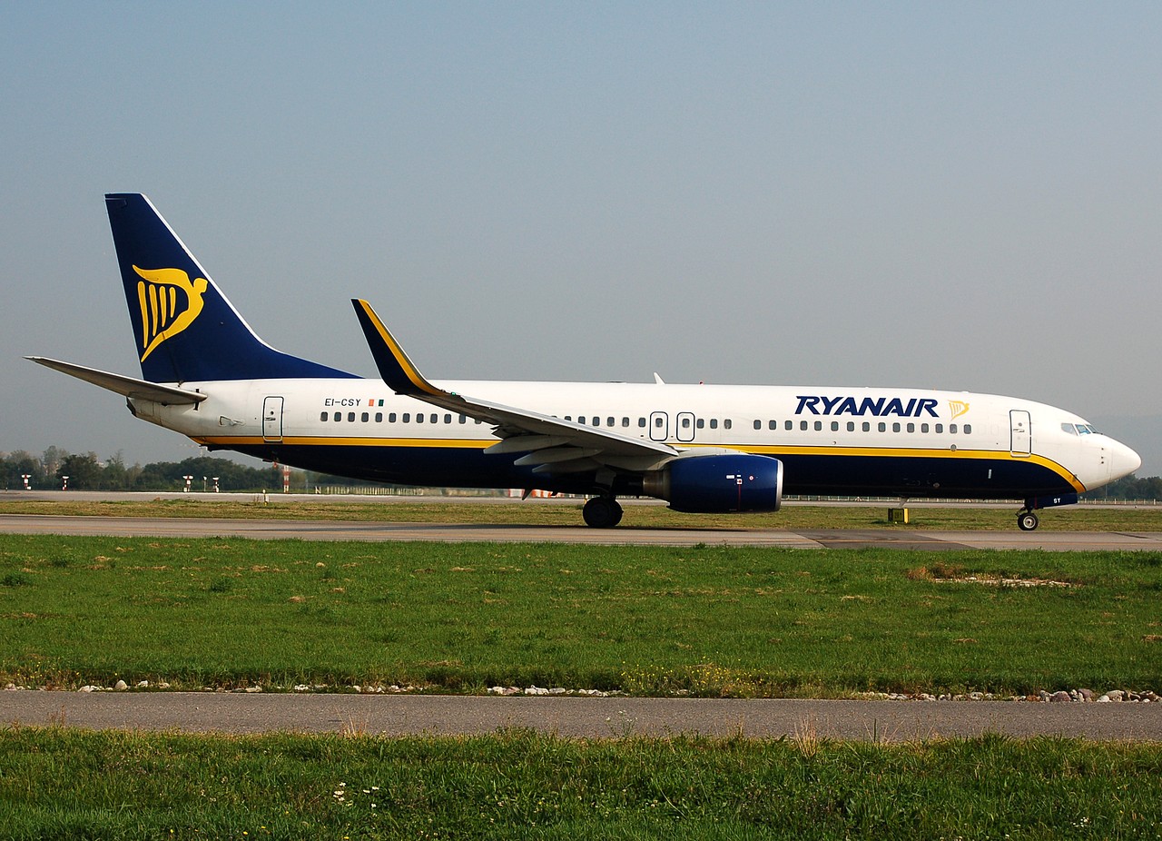 EI-DCY - 737-8AS(WL) - Ryanair - BGY - 25-09-2007b