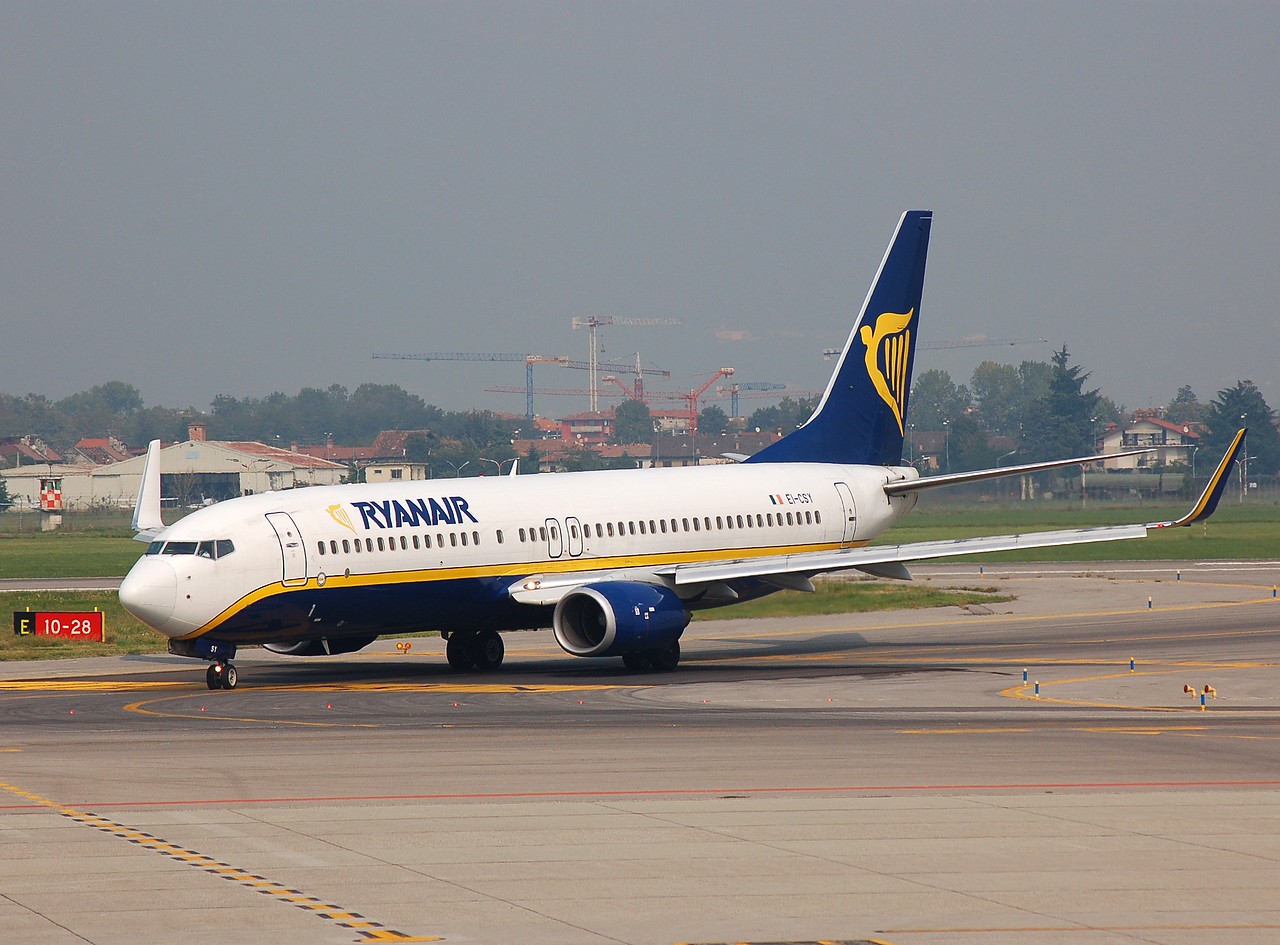 EI-DCY - 737-8AS(WL) - Ryanair - BGY - 25-09-2007c